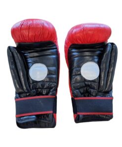 Alternative view of Boxing Gloves - 18oz with Focus Zone